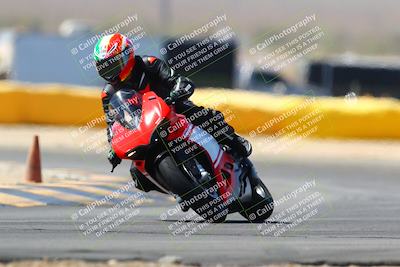 media/Mar-28-2022-Superbike Trackdays (Mon) [[b8603d0f67]]/Novice Group (1130am-12pm)/Turn 2/